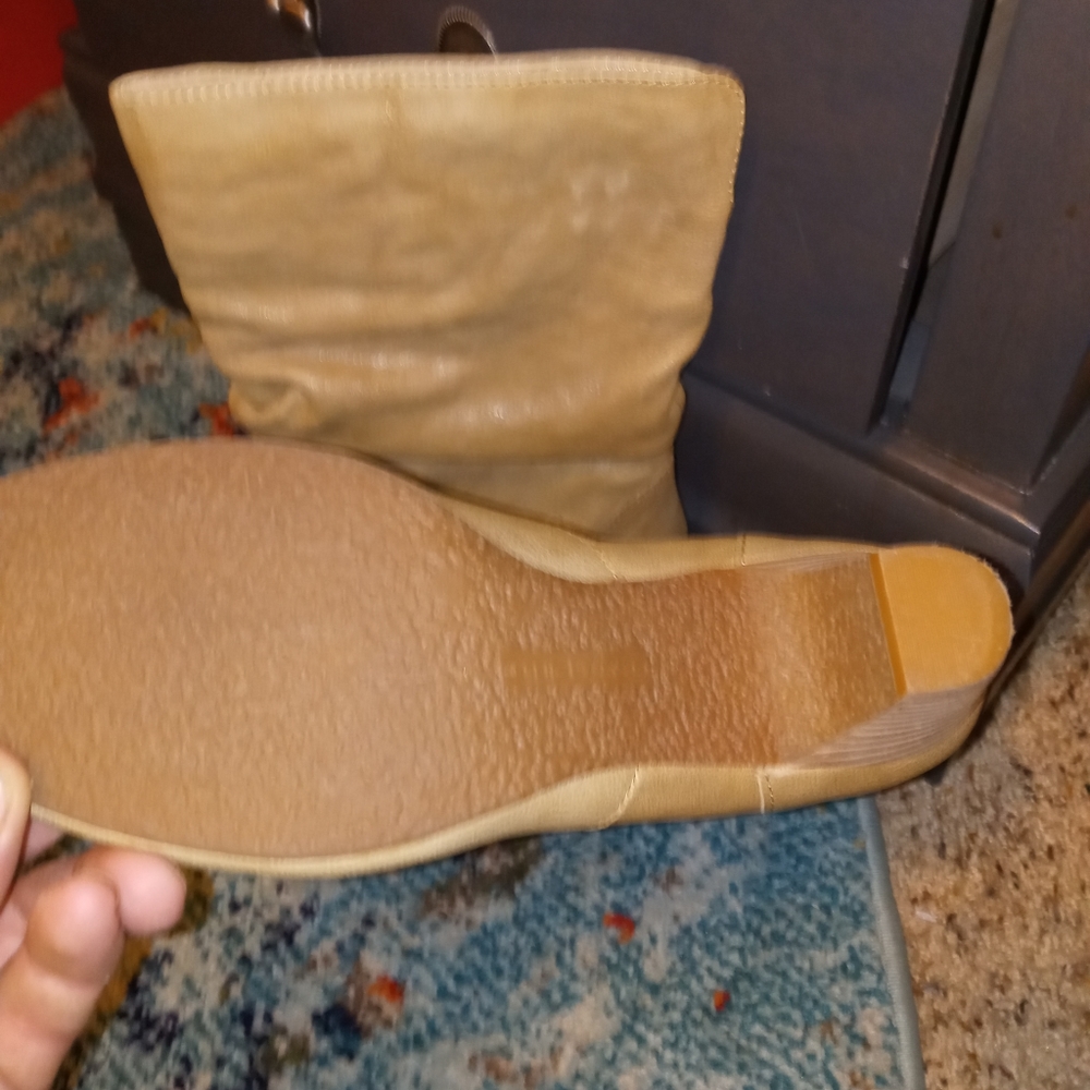 Boot - Picture 2 of 3